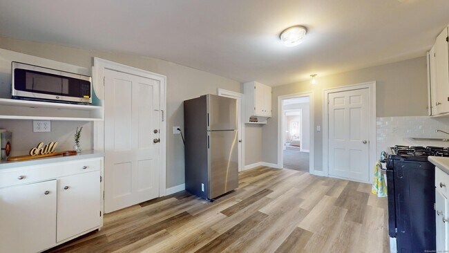 Photo - 24 Madison St