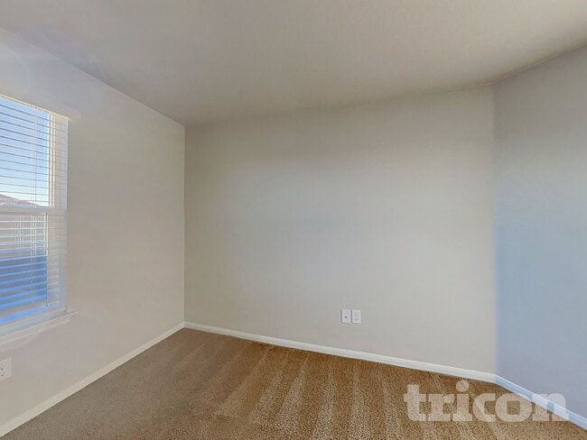 Photo - 15012 Custis Ln