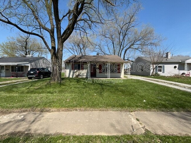 Building Photo - 1020 E Fischer St