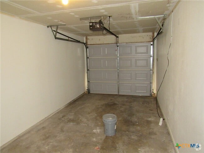 Building Photo - 1207 Westway Cir Rental