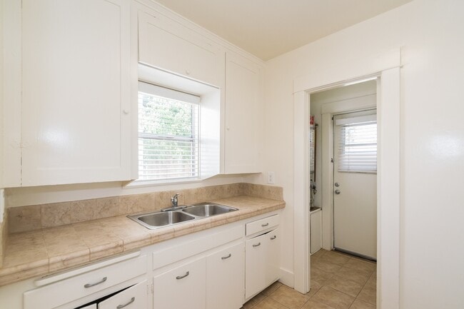 Photo - 1718 Unit 1718