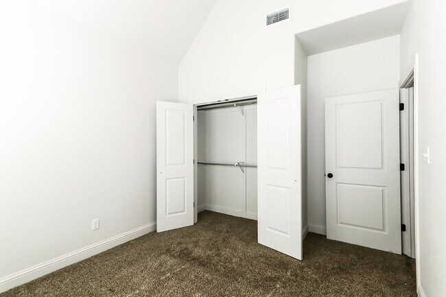 Photo - NO DEPOSIT / 6 month or 12 month lease acc...