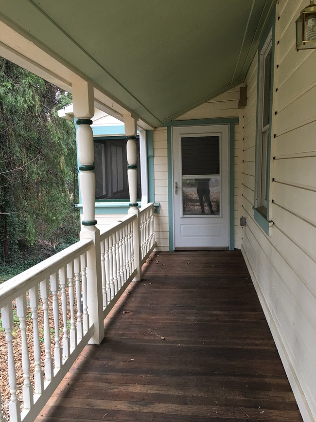 Photo - 228 B St