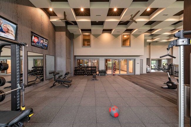 TheEmerson_INT_Amenity_Gym_Oct2024