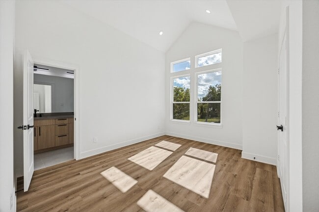 Photo - 3719 Lydia St