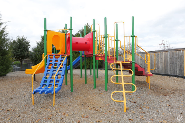 Play Ground - Addison Park Rental