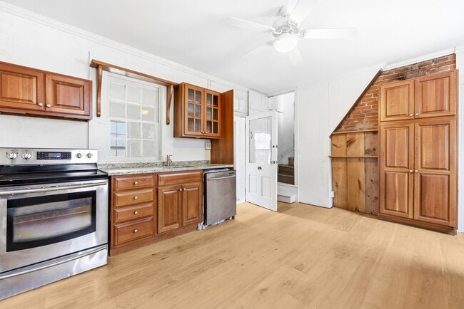 Photo - 3110 Main St