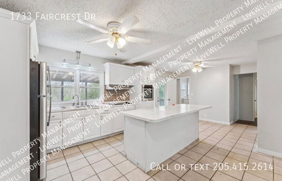 Photo - 1733 Faircrest Dr