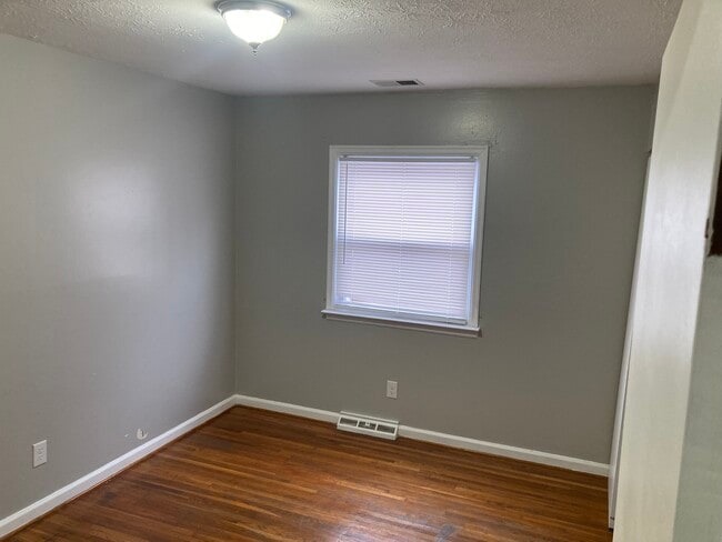 Photo - 2039 Nashville Ct Unit Side