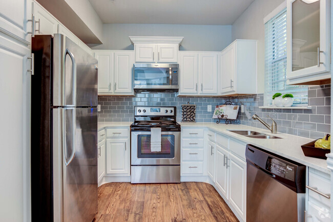 Building Photo - The Boulevard At Town Lake Rental