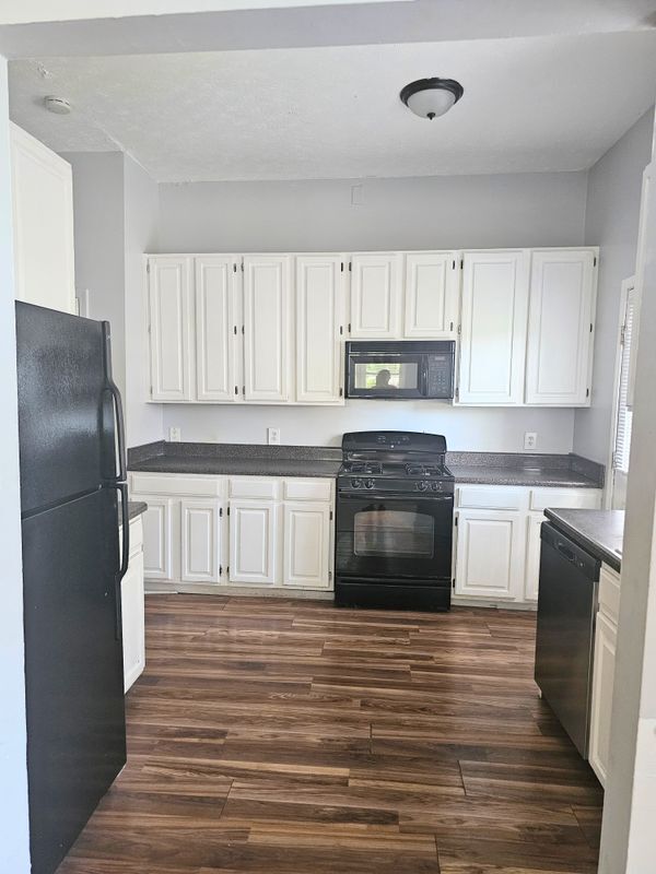 Photo - 1333 Oak St SW