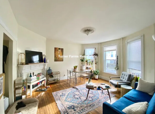 Building Photo - 51 Hillside St Rental