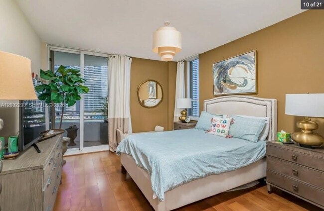 Photo - 888 Brickell Key Dr Unidad 1004