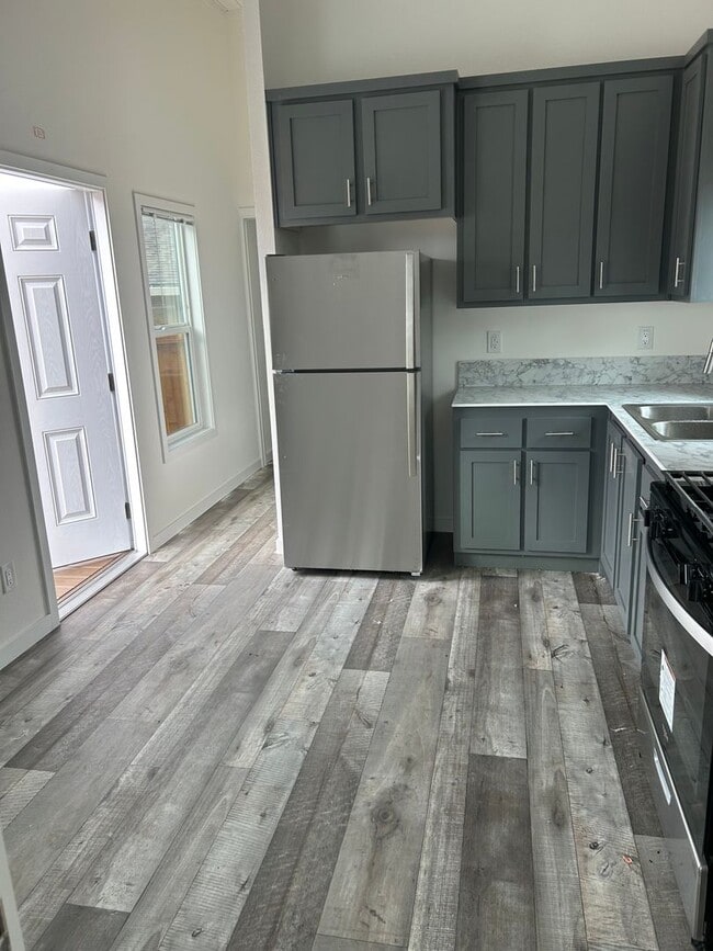 Building Photo - 913 Whittier Ave Unit ADU 'B'