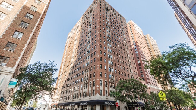 Building Photo - 1100 N Dearborn St Unit 1206