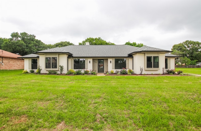 Building Photo - Available Now! Stunning 4 Bedroom 3.5 Bath... Rental