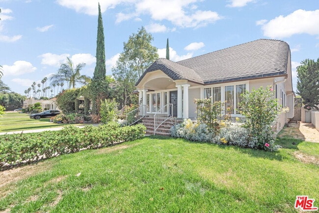 Photo - 1107 S St Andrews Pl