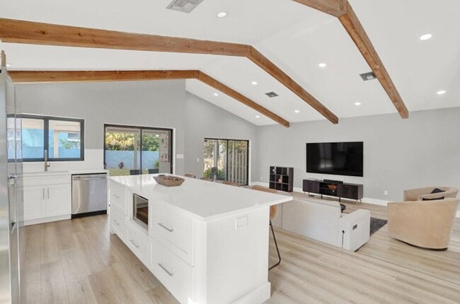 Photo - 940 Rainberry Lake Dr