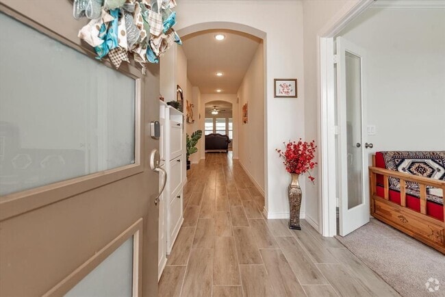 Building Photo - 6915 Twilight Elm Trace Rental