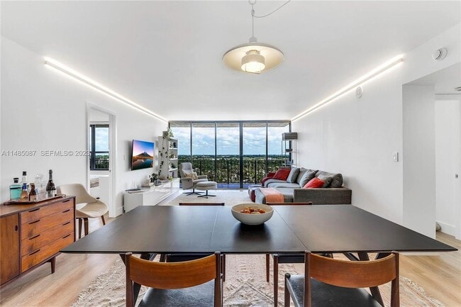 Photo - 780 NE 69th St