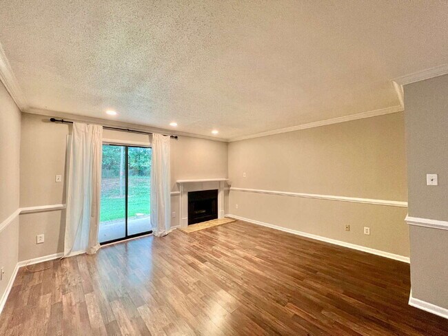 CONDO MINUTES FROM SouthParK!