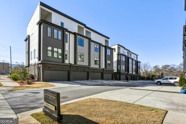 Photo - 1836 Memorial Dr SE Townhome