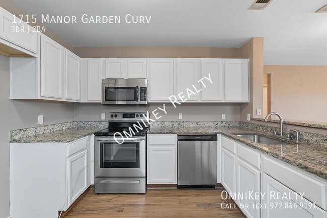 Photo - 1715 Manor Garden Curve