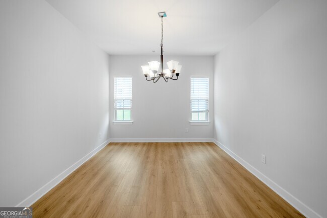 Photo - 533 Daffodil Ln