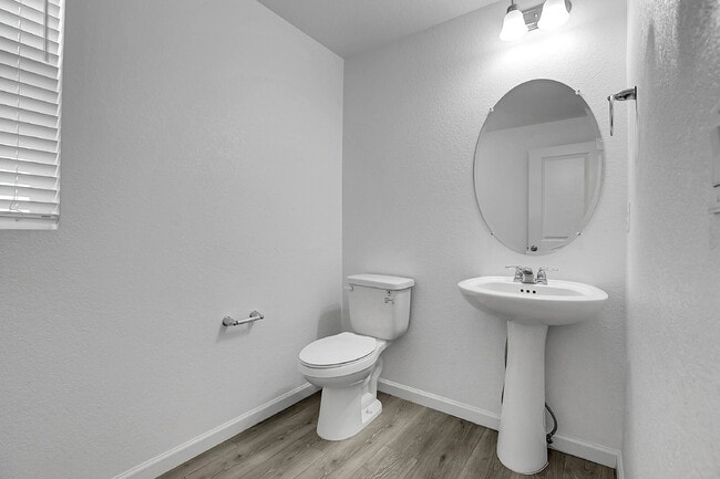 Photo - $3,150.00, 4-bed, 3.5-bath, located in Aurora with beautiful finishes.