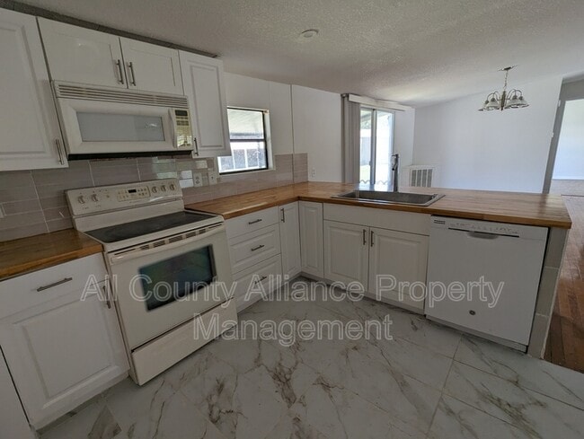Photo - 34335 Lodge Dr