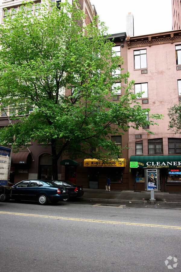 Photo - 218 W 14th St