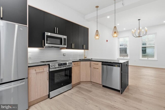 Building Photo - 1232 Chancellor St Unit 2B