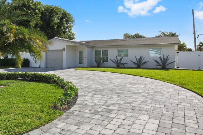 Photo - 2798 NE 2nd Ave