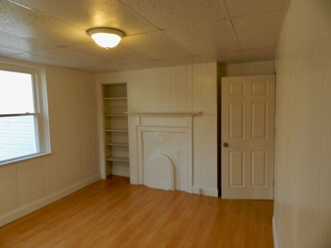 Photo - *** South Side Flats * 3 Bedroom House * Fully Renovated * With Fenced In Yard * Walk to E. Carso...