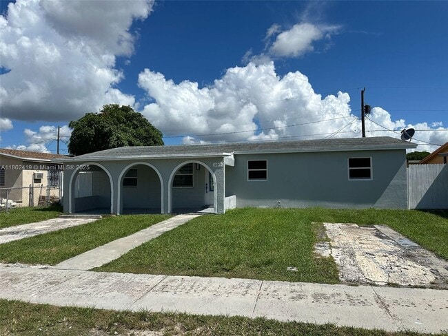 Building Photo - 10745 SW 222nd St Rental