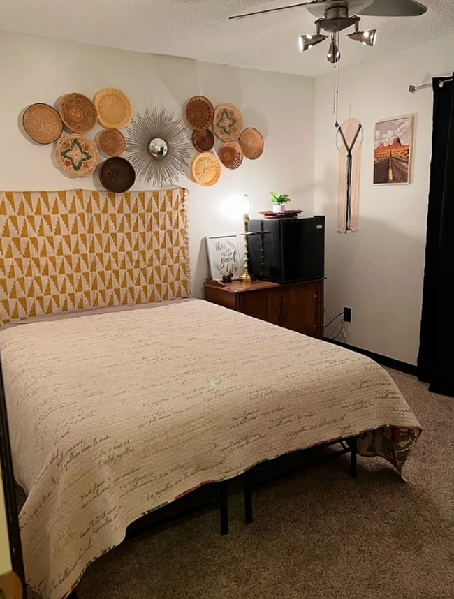 Photo - Room in a large shared home, great neighborhood, friendly roommates! Unidad Room 3