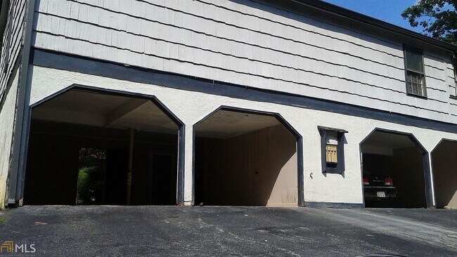 1435 Stone Mill Trce