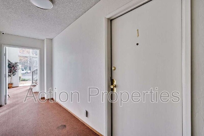 Photo - 1390 Park Ave Unidad #1