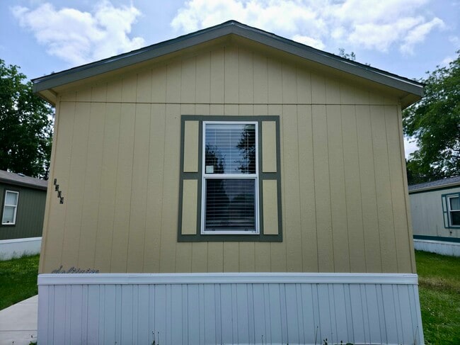 Photo - 1309 W Plum St