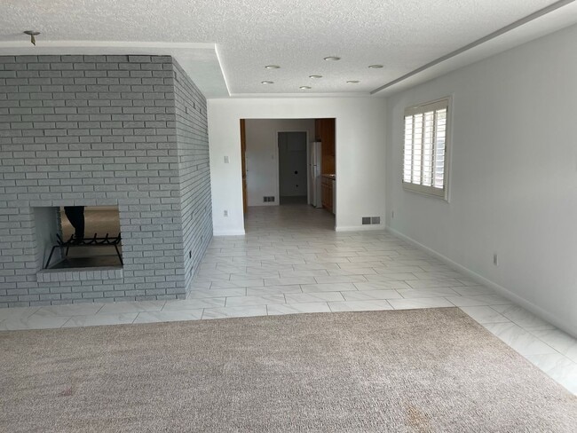 Photo - Open floorplan/Huge yard/Lots of Storage/Fireplace