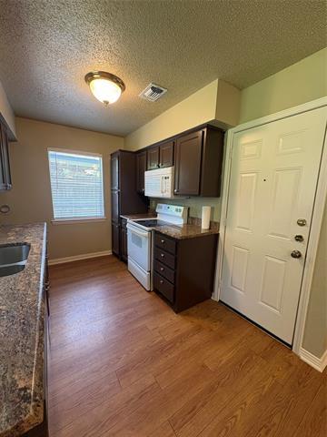 Photo - 334 Linkwood Dr