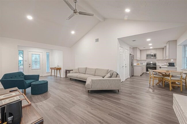 Photo - 26415 Hunters Hollow Dr