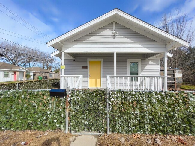 Photo - 3201 Adelia St House