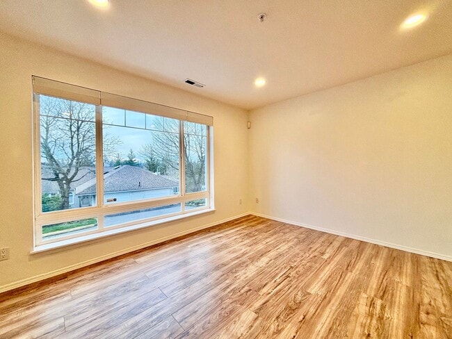 Photo - Convenience at Your Doorstep – Townhome for Rent in Newcastle