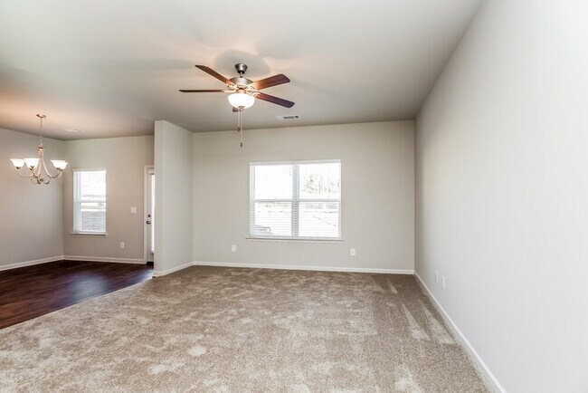 Photo - 23 Fern Wk SE