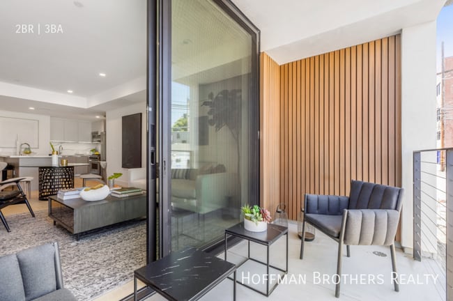 Photo - 1415 Reeves St Unit 204