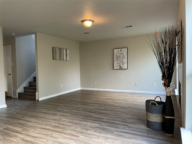 Building Photo - 6614 Amberfield Ln