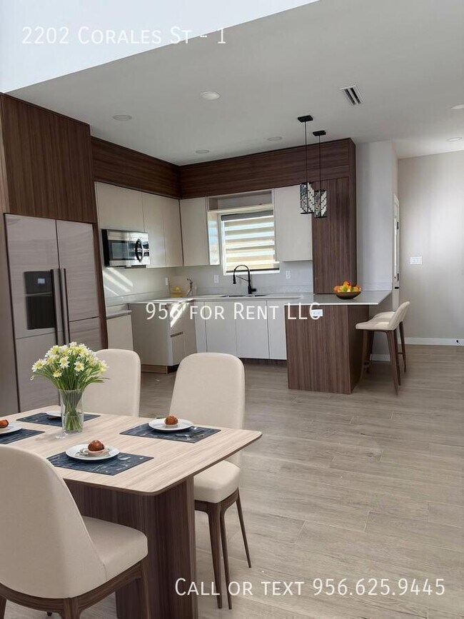 Photo - 2202 Corales St