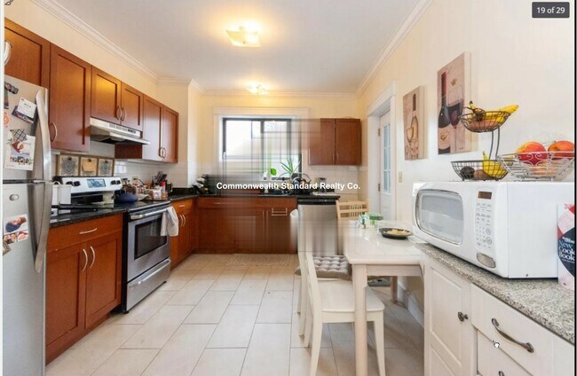 Building Photo - 27 Glenville Ave Unit 1