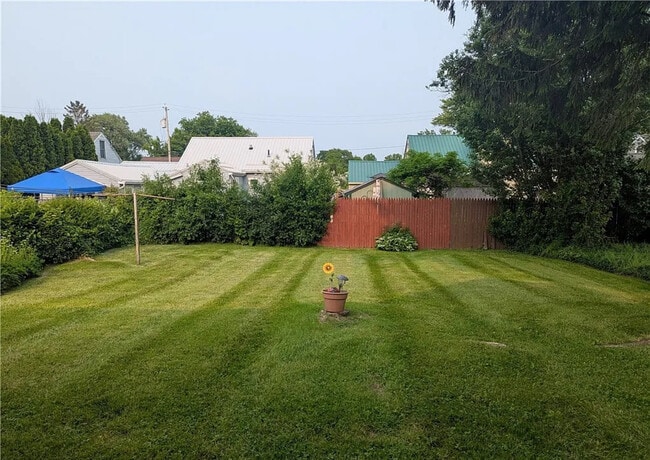 Photo - 311 Raphael Ave